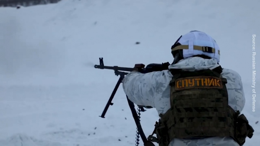Lính Nga diễn tập sử dụng vũ khí trong điều kiện khắc nghiệt ở Bắc Cực